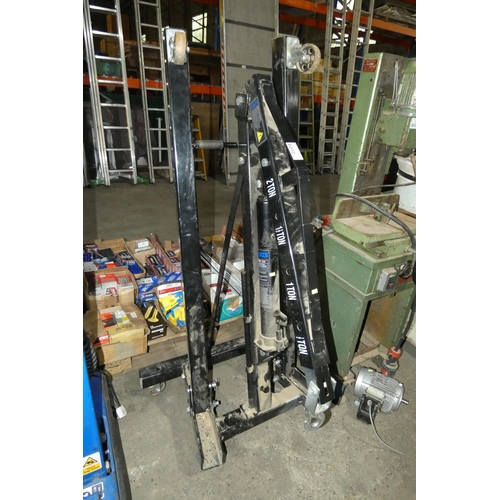 6032 - An SGS black metal manual hydraulic folding engine crane type EC2000 capacity approx 2 ton