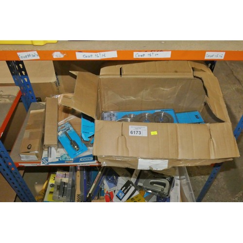 6173 - A quantity of various items including circular blades, an Ox 32mm dry diamond core drill bit and a D... 
