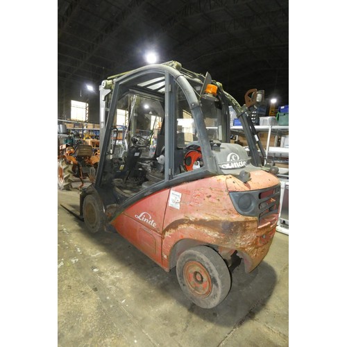 6302 - 1 x Linde H20E, gas operated forklift truck YOM unknown, capacity 2000kg, SN. H2X392RO38O2. starts, ... 