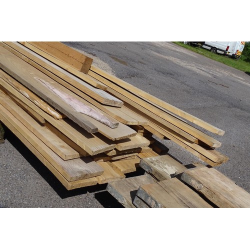 6531 - A quantity of various timber to include 13.5 x 2.5, 17.5 x 2.5cm etc, lengths vary up to approx 280c... 