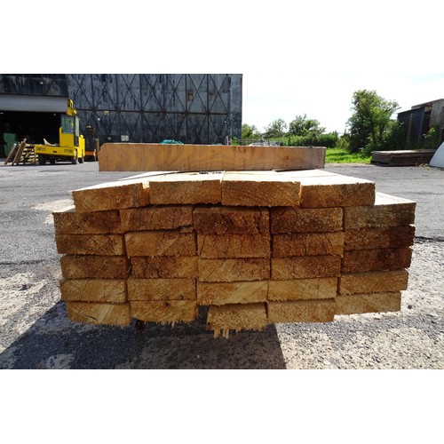 6530 - 29 x lengths of timber measuring approx 14.5 x 5, lengths vary up to approx 367cm long - bottom stac... 