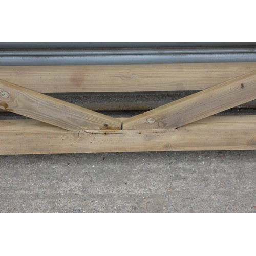 6544 - 1 x wooden gate measuring approx 460cm wide - Damage to top rail