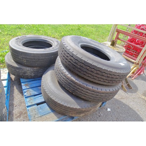 6508 - 5 x various used commercial tyres to include 215/ 75 R17.5, 8.25 R15 etc