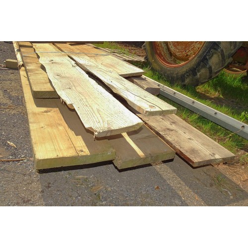 6527 - A quantitiy of various timber to include 15 x 5.5, 28 x 3.5cm etc, lengths vary up to approx 510cm -... 