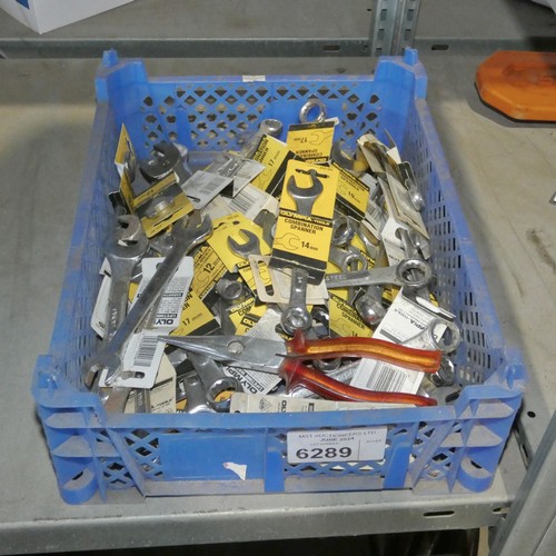 6289 - A quantity of various spanners. Contents of 1 plastic tray which is not included