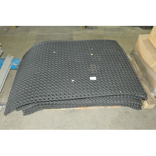 6307 - 15 x sheets of 25mm grass through playground type black rubber matting each sheet approx 150 x 100cm