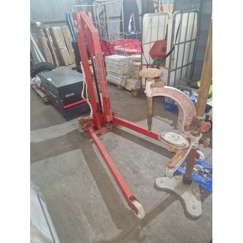 6012 - 1 x Clarke Strong Arm manual hydraulic folding engine crane capacity approx 1000kg