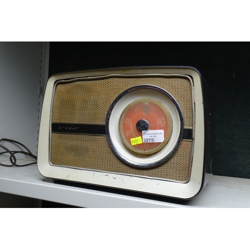 3078 - A vintage VHF bakelite case mains radio