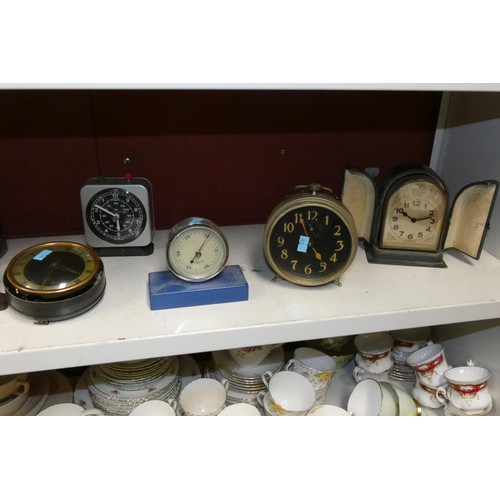 3016 - A collection of miscellaneous vintage clocks and stop clocks (one shelf)