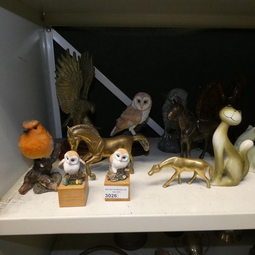 3026 - A quantity of miscellaneous animal figures and ornaments (one shelf)