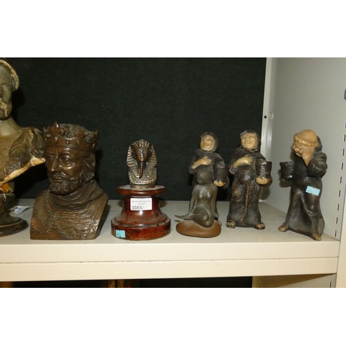 3065 - A quantity of miscellaneous decorative statues and busts (one shelf)