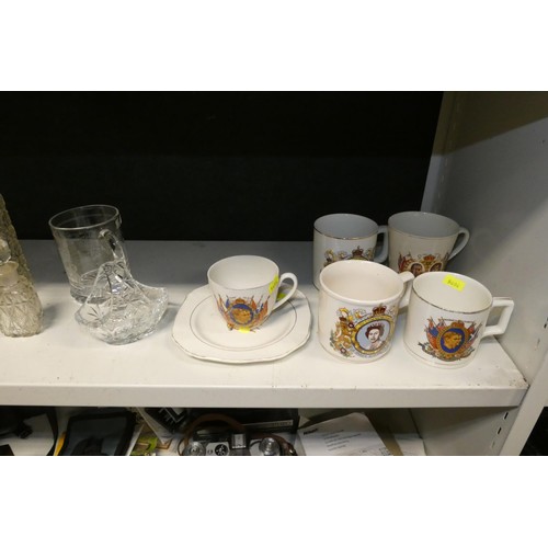 3068 - A quantity of royal commemorative beakers and other royal ware etc (two shelves)