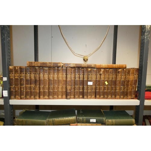 3117 - 32 vintage leather bound volumes of the encyclopedia Britannica probably 12th Edition 1922 which is ... 