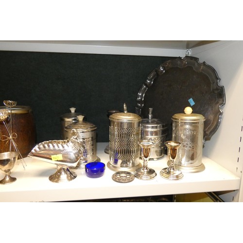 3079 - A quantity of miscellaneous decorative silver plated ware and cutlery etc (four shelves)