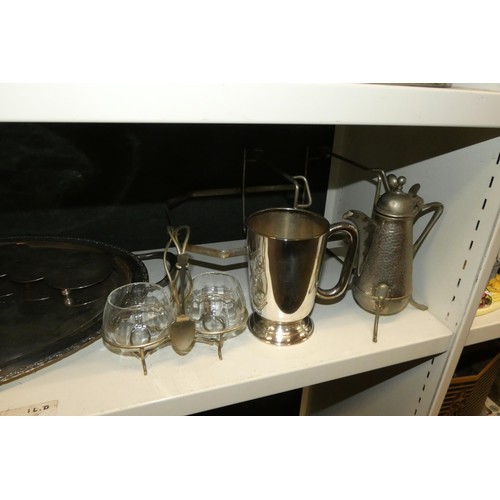 3079 - A quantity of miscellaneous decorative silver plated ware and cutlery etc (four shelves)