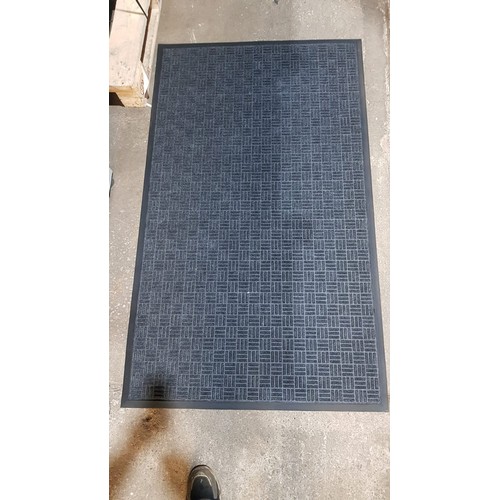 5265 - 3 x rubber floor mats each approx 150 x 90cm