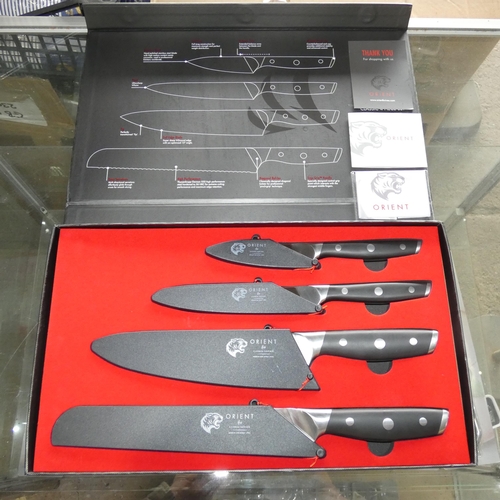 1009 - A classic 4 piece knife set by Orient type Carbon Series