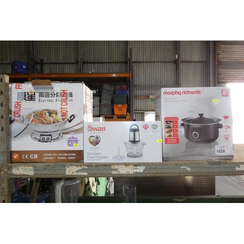 1029 - An electric hot pot, slow cooker & compact food chopper - trade