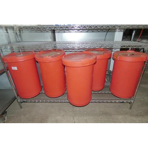 1142 - 5 x large plastic storage bins for catering, flour etc, all with lids