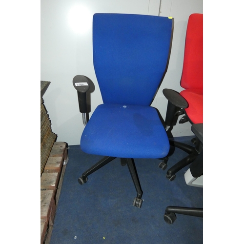 1304 - 1 x blue upholstered office swivel chair