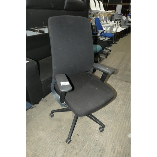 1309 - 1 x black upholstered office swivel chair with mesh back