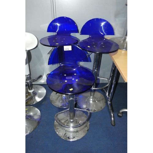 1376 - 3 x height adjustable stools with blue plastic seats