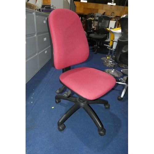 1385 - 1 x burgundy upholstered armless office swivel chair