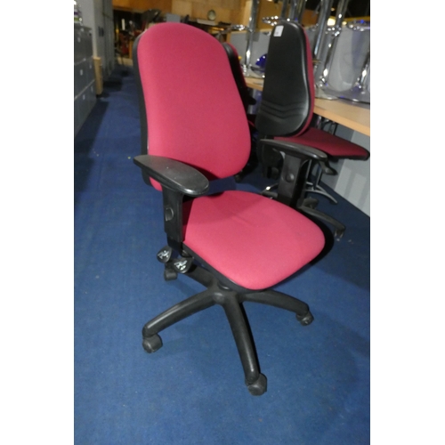 1387 - 1 x burgundy upholstered office swivel chair