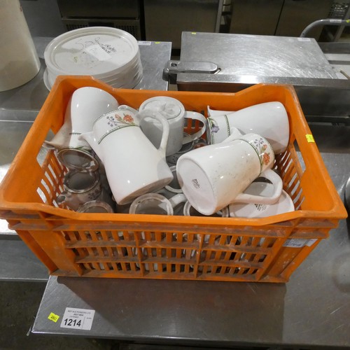 1214A - A quantity of Dudson teapots no lids