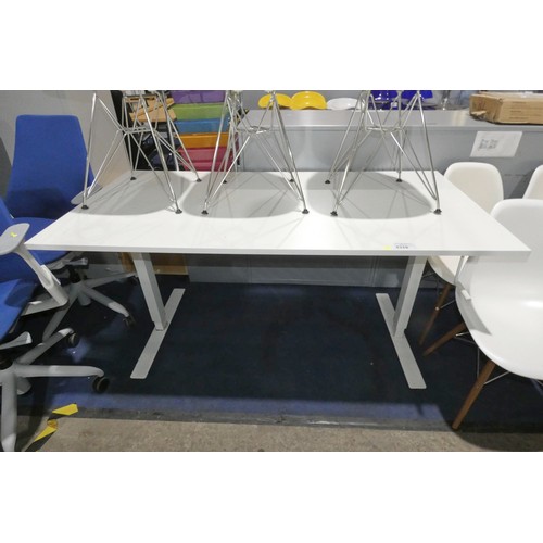 1319 - 1 x white table approx 160 x 80cm - height of table is manually adjustable up and down