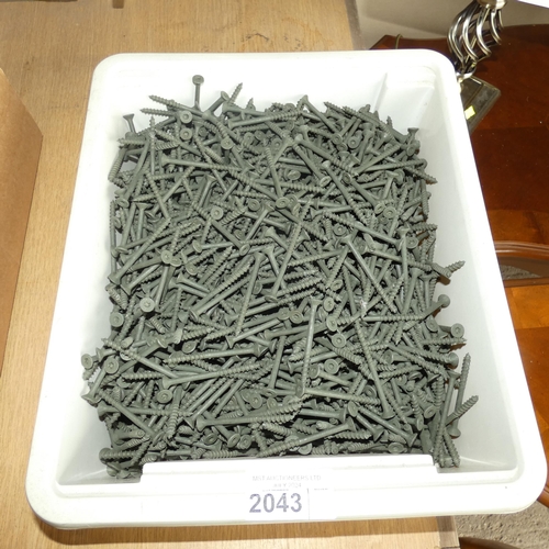 2043 - 1 tray containing a large quantity of 80mm outdoor green Torx head wood screws for decking