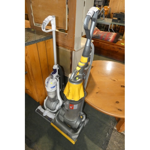 2141 - 1 x Dyson DC07 vacuum cleaner 240v (Trade)  TESTED WORKING