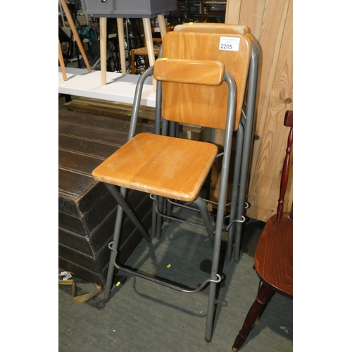 2205 - 4 x wood / metal folding stools