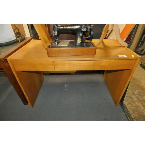 2155 - 1 x wood effect home desk approx 115 x 60cm