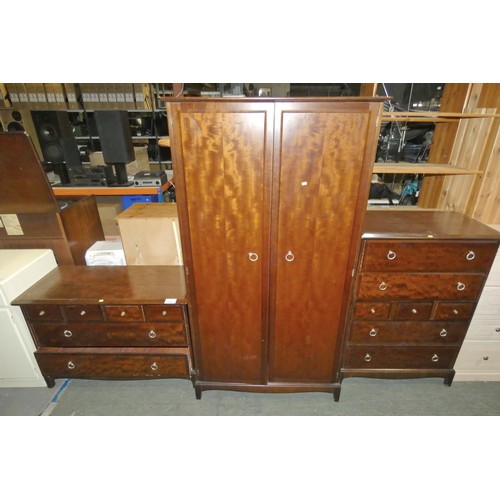 2202 - 1 x Stag dark wood two door wardrobe and 2 x dark wood chest of drawers