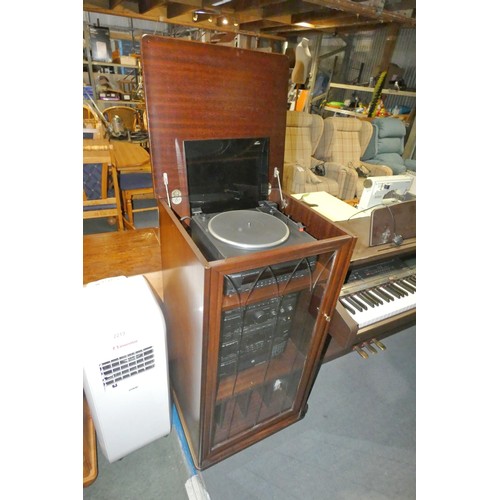 2220 - 1 x dark wood hi-fi cabinet containing a Kenwood hi-fi system with record player, graphic equaliser,... 