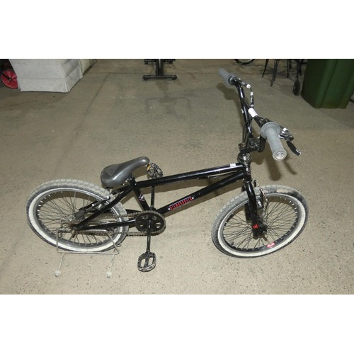 2103 - 1 x Diamond Back Option BMX bicycle - 20 inch wheels