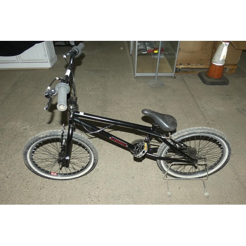 2103 - 1 x Diamond Back Option BMX bicycle - 20 inch wheels