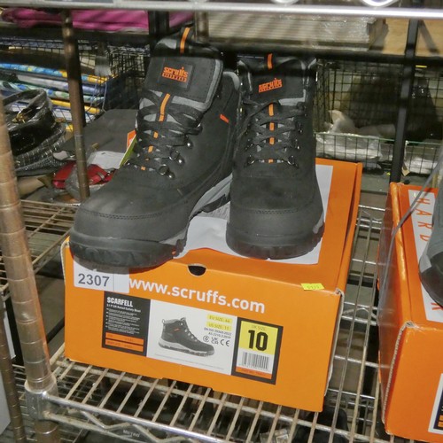 2307 - A pair of safety boots by Scruffs type Scarfell - UK size 10