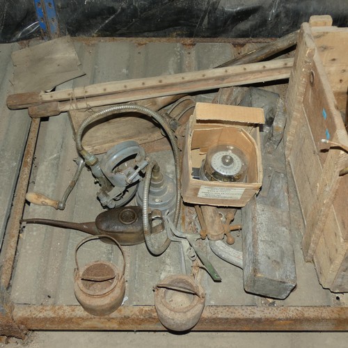 2012 - A quantity of various vintage tools, a carpenters box etc. Contents of 1 shelf