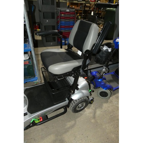 2060 - 1 x Quingo Flyte battery powered mobility scooter supplied with a key and a mains battery charger. R... 