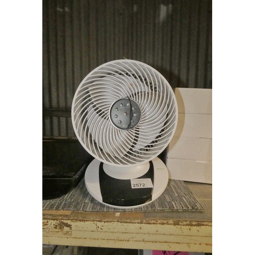 2572 - A round desktop fan by Meaco with remote control  - trade