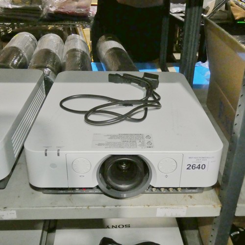 2640 - A commercial AV projector with HDMI by Sony type VPL-FH31 - trade