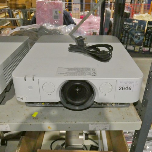 2646 - A commercial AV projector with HDMI by Sony type VPL-FH31 - trade