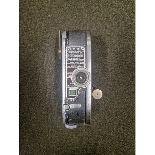 3006 - A collection of miscellaneous bellows cameras, later 1960s cameras and other photographic equipment ... 