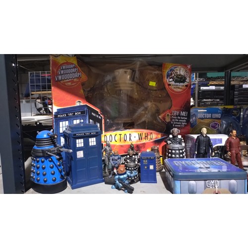 2666 - A quantity of various collectible doctor who figures, playsets audio books etc including Tardis play... 