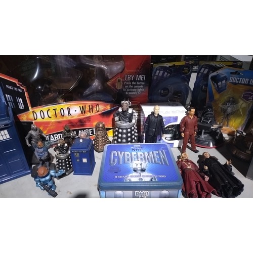 2666 - A quantity of various collectible doctor who figures, playsets audio books etc including Tardis play... 