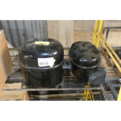 5010 - 2 x fridge type compressors