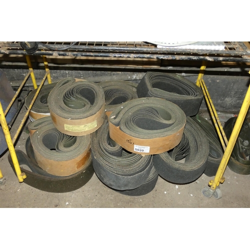 5020 - A quantity of various abrasive belts. Contents of 1 shelf