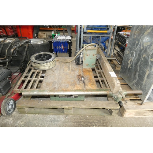 5049 - 1 x Nutool 12inch belt driven contractors circular table saw YOM 1989 supplied with a separate belt ... 